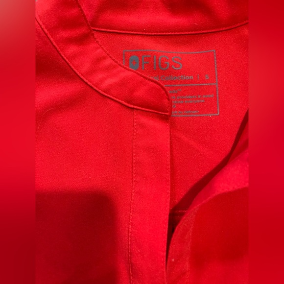 Figs Pop Red Rafaela Zamora Scrub set - Picture 6 of 12